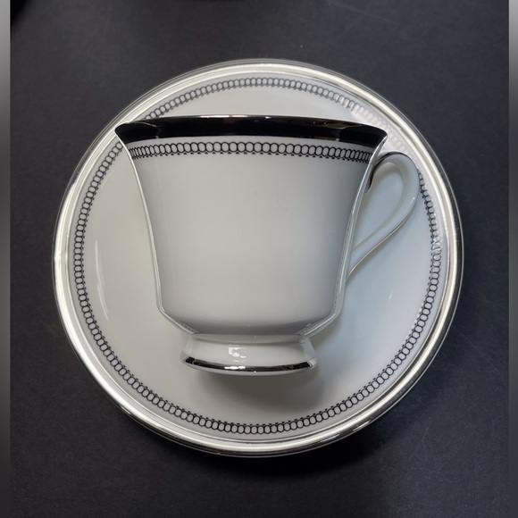 Royal Doulton SARABANDE Set of H.5023 Footed Teacups & Saucers - Picture 9 of 13